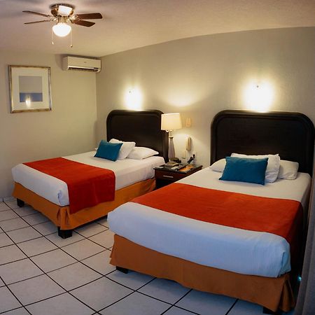 Howard Johnson By Wyndham Guanajuato Leon Avenida Exterior foto