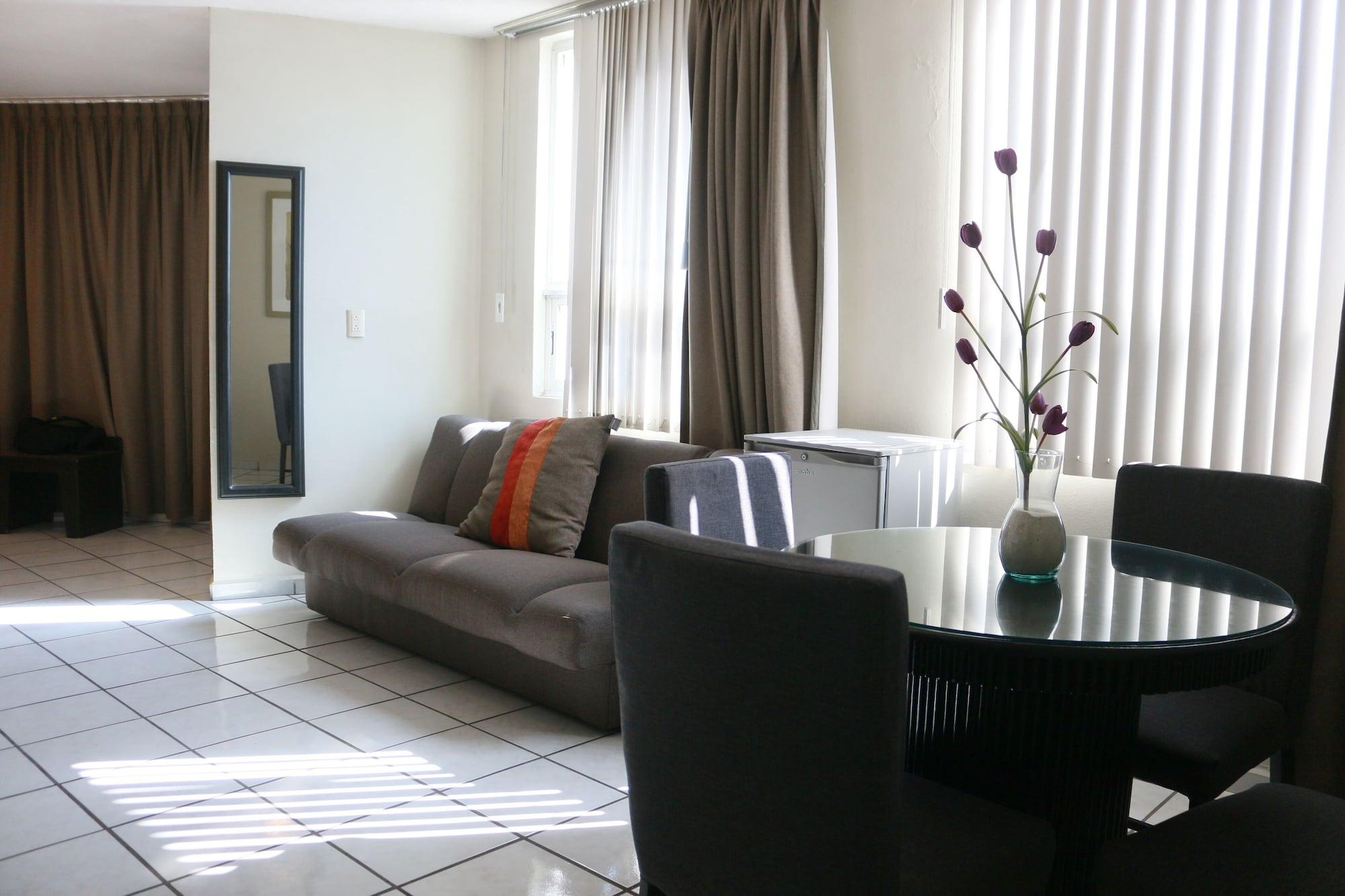 Howard Johnson By Wyndham Guanajuato Leon Avenida Exterior foto