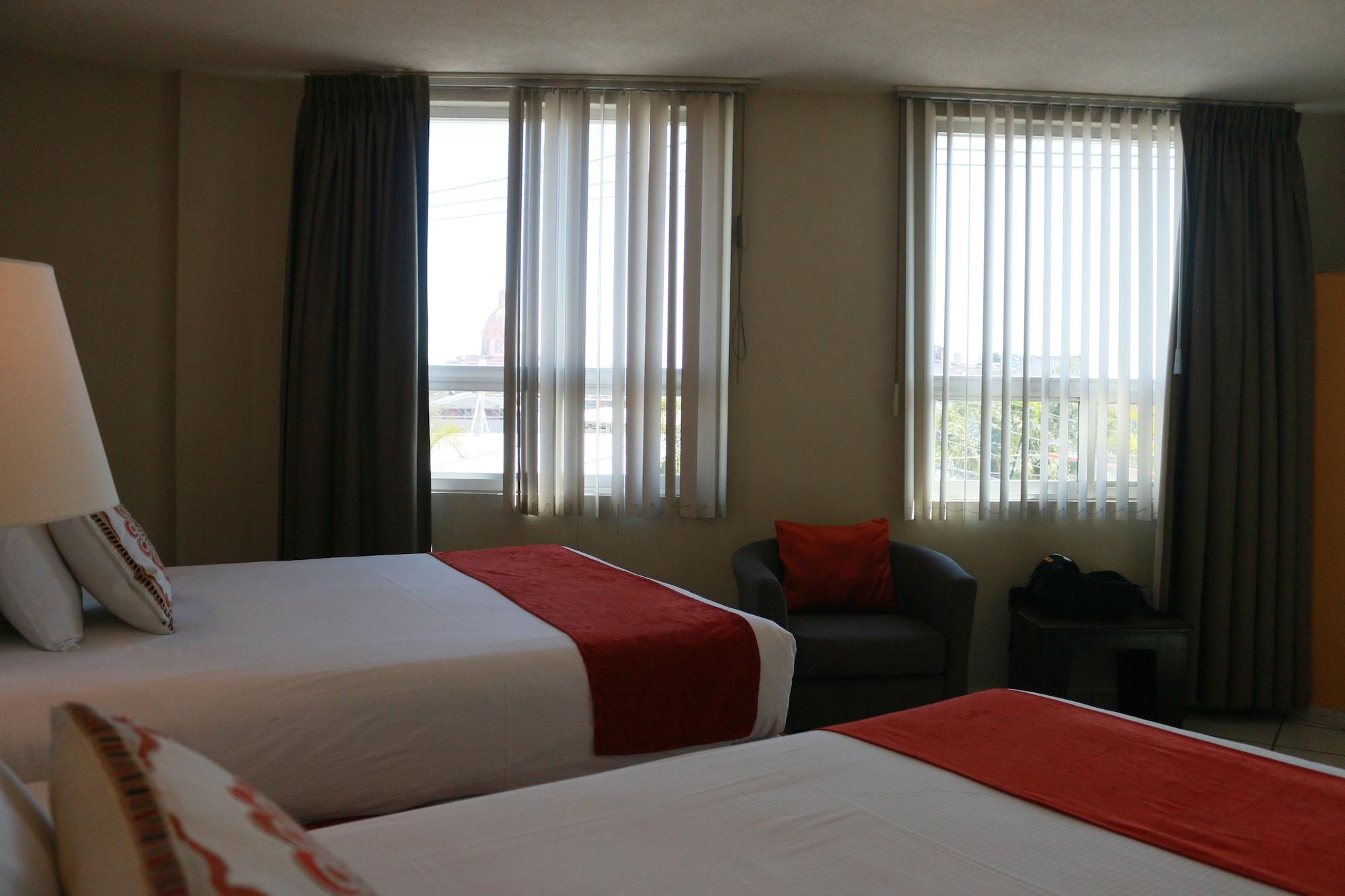 Howard Johnson By Wyndham Guanajuato Leon Avenida Exterior foto
