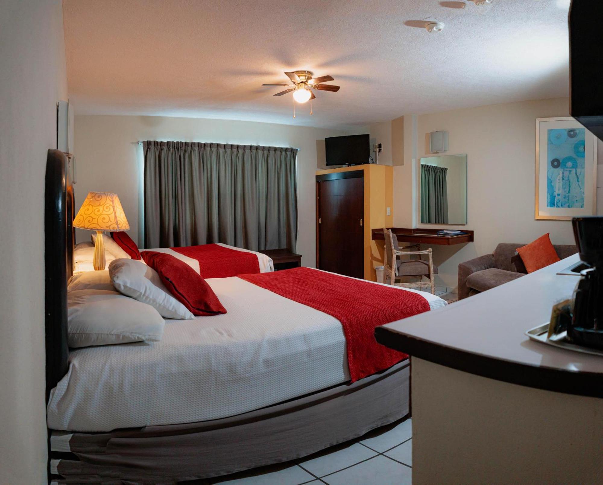 Howard Johnson By Wyndham Guanajuato Leon Avenida Exterior foto