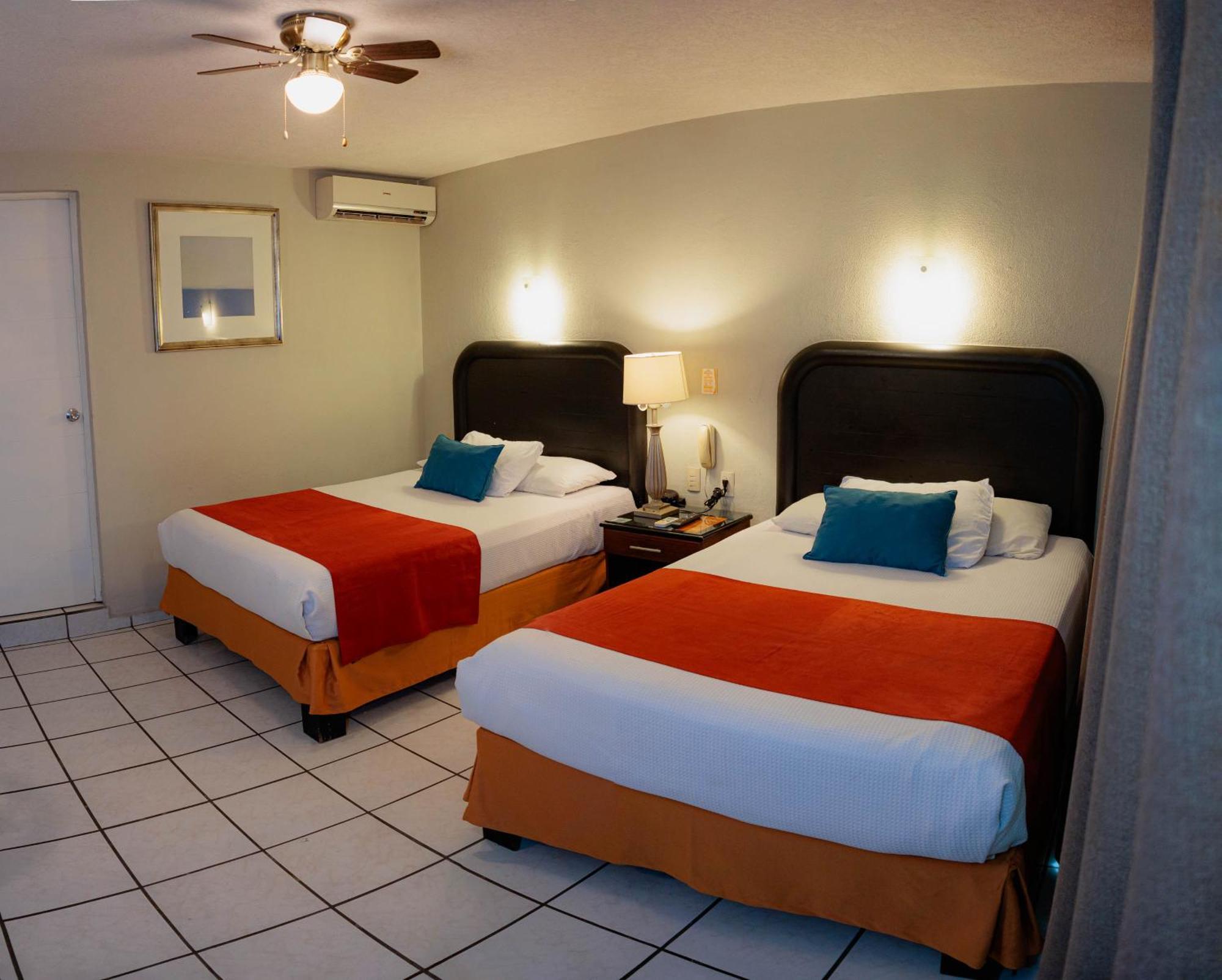 Howard Johnson By Wyndham Guanajuato Leon Avenida Exterior foto