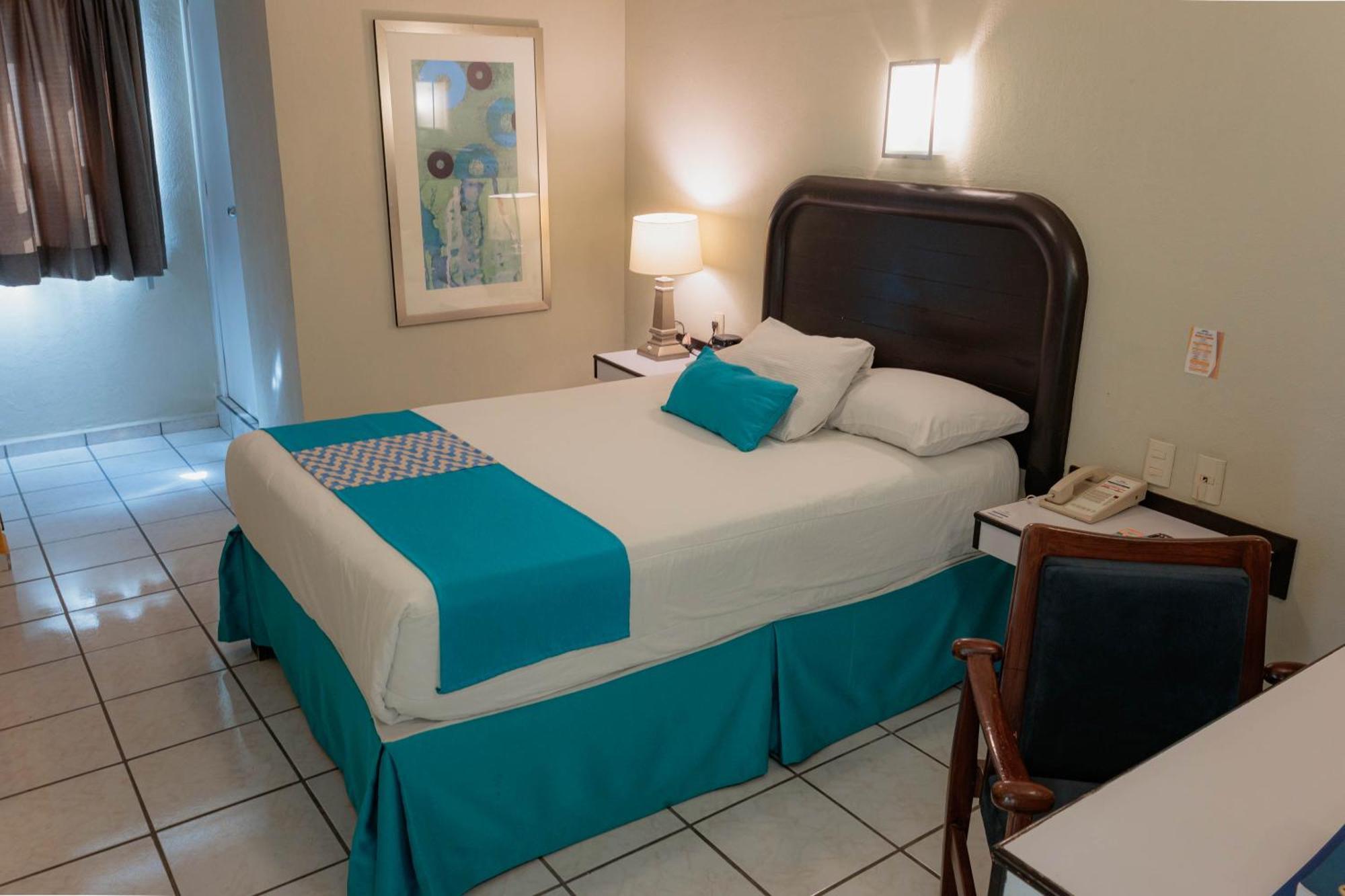 Howard Johnson By Wyndham Guanajuato Leon Avenida Exterior foto