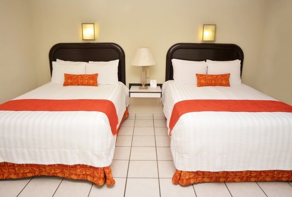 Howard Johnson By Wyndham Guanajuato Leon Avenida Exterior foto
