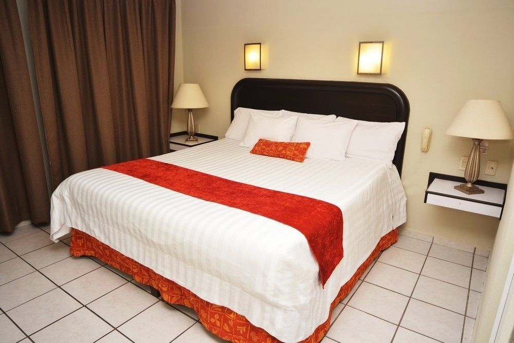 Howard Johnson By Wyndham Guanajuato Leon Avenida Exterior foto